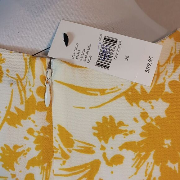 Lane Bryant Floral Faux Wrap Maxi Dress in Yellow and White - Picture 5 of 9